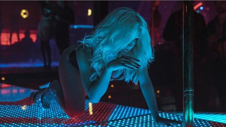 مسلسل السماء الحمراء موسم 2 الحلقة 8 مترجم للكبار فقط +18